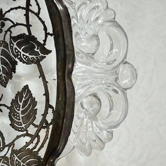 VTG Etched Glass Candy/Serving Dish w/Sterling Overlay Scroll Handles 6" Wide - Picture 7 of 13
